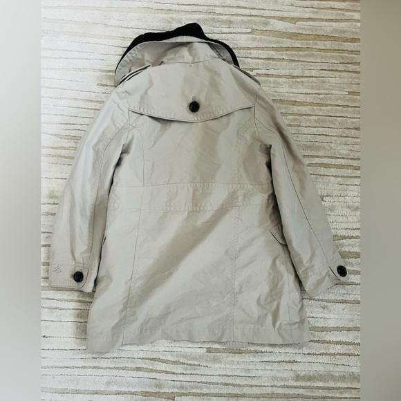 Like new boy raincoat (no size but fits size 6 boy) - Picture 4 of 4